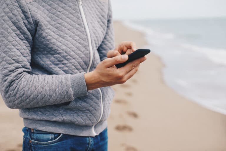 Factors To Consider Before Choosing The Right Smartphone